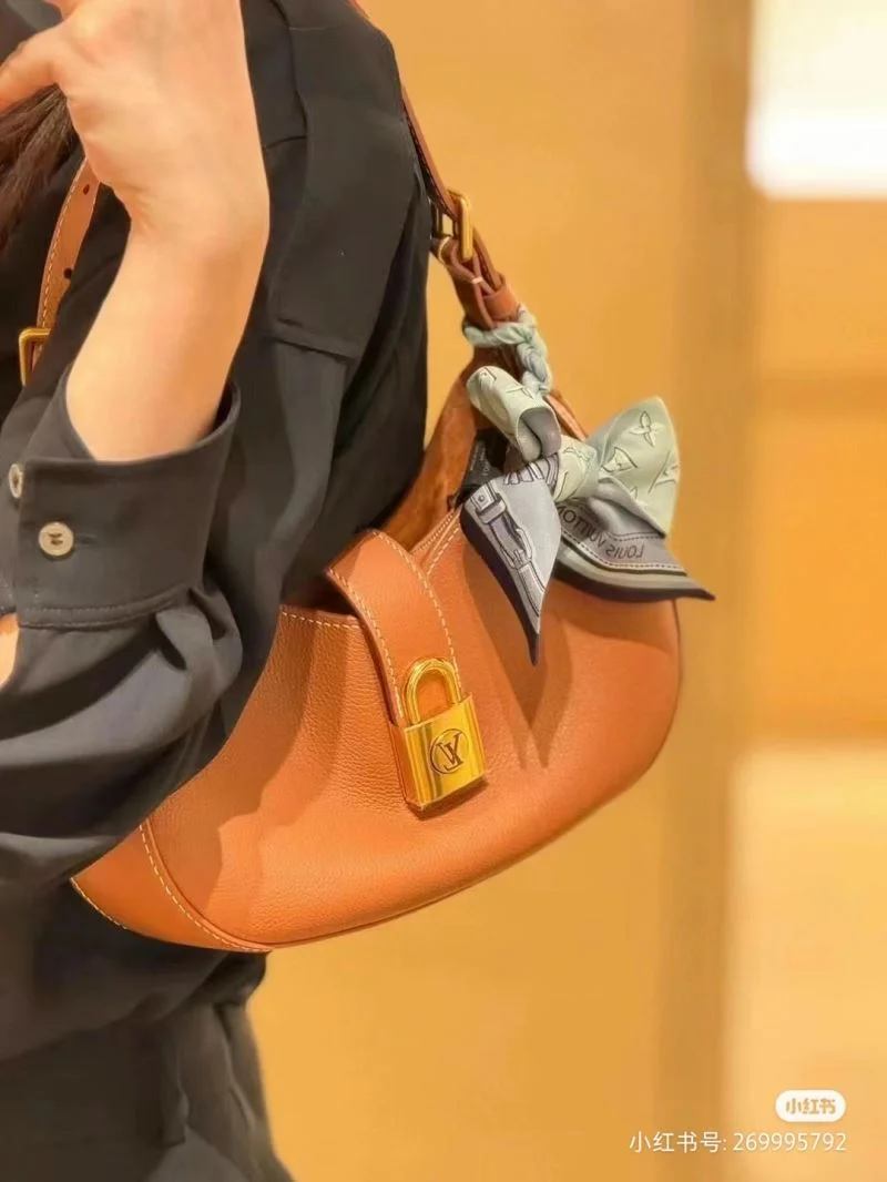 Louis Vuitton Hobo Bags Tailored 39253