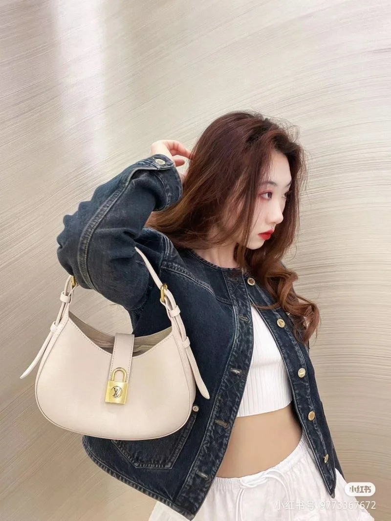 Louis Vuitton Hobo Bags SmartChoice 39269