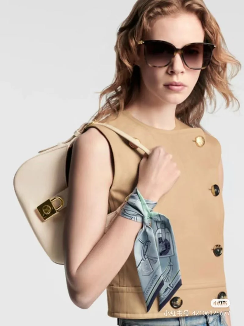 Louis Vuitton Hobo Bags SmartChoice 39269