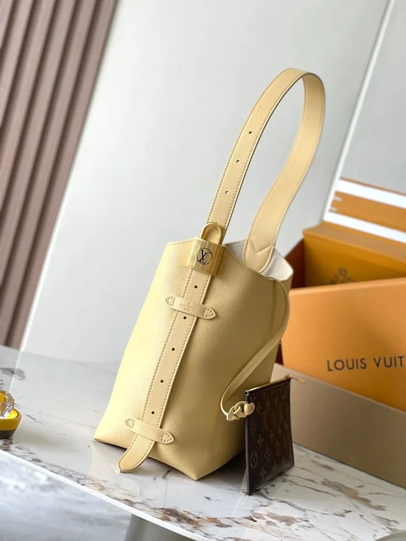 TravelReady Louis Vuitton Hobo Bags 39252
