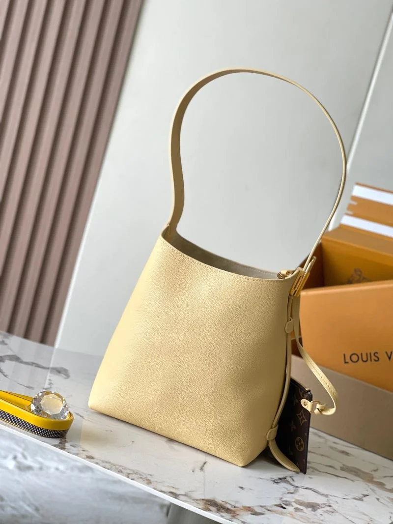 TravelReady Louis Vuitton Hobo Bags 39252