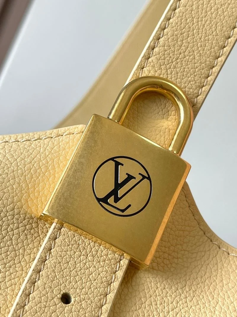 TravelReady Louis Vuitton Hobo Bags 39252