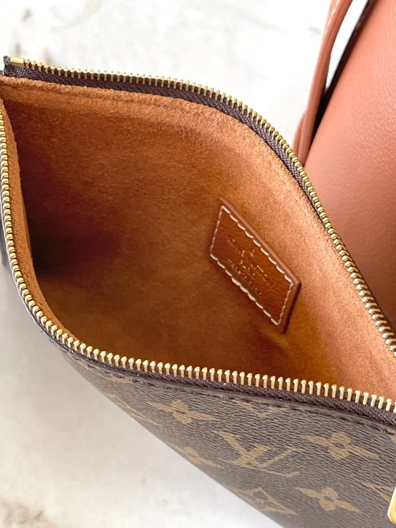 Louis Vuitton Hobo Bags EasyMatch 39251