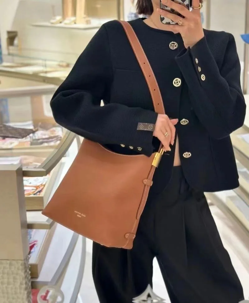 Louis Vuitton Hobo Bags EasyMatch 39251