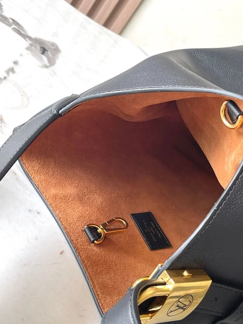 MoistureWicking Louis Vuitton Hobo Bags 39286