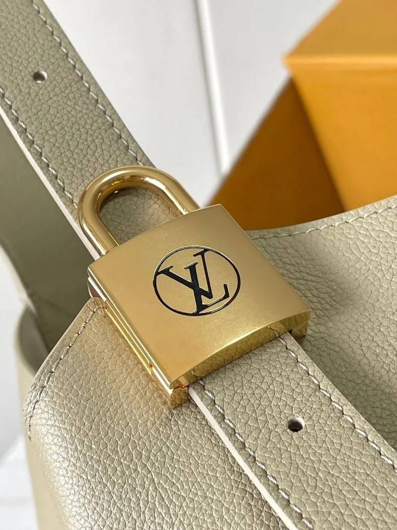 Louis Vuitton Hobo Bags Resilient 39248