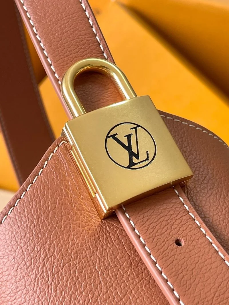 Thermal Louis Vuitton Hobo Bags 39266