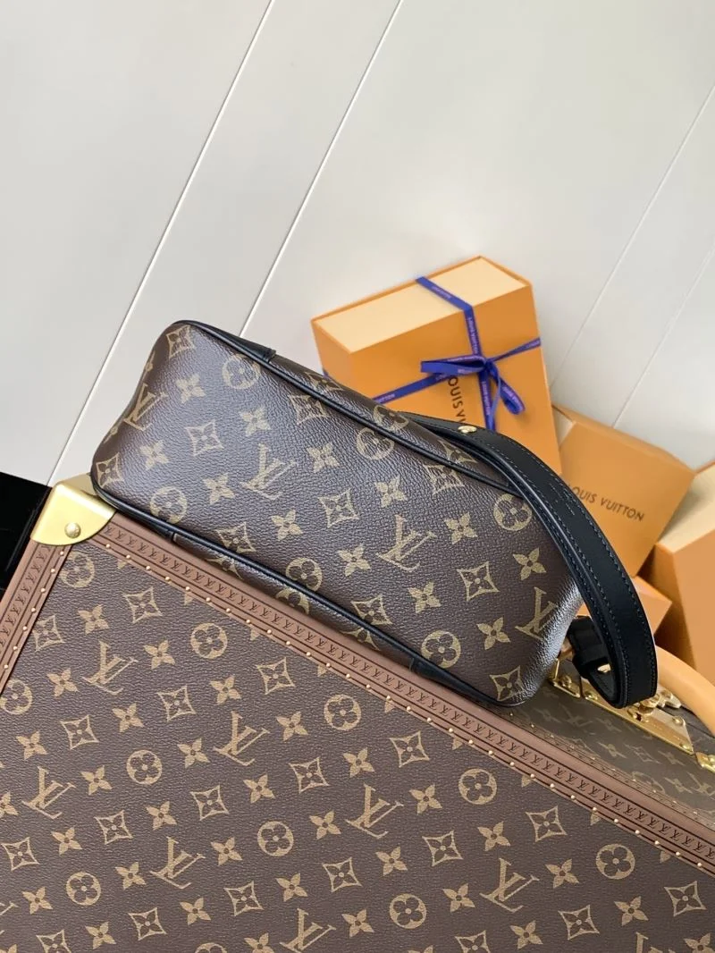 Louis Vuitton Hobo Bags FreshLook 39245
