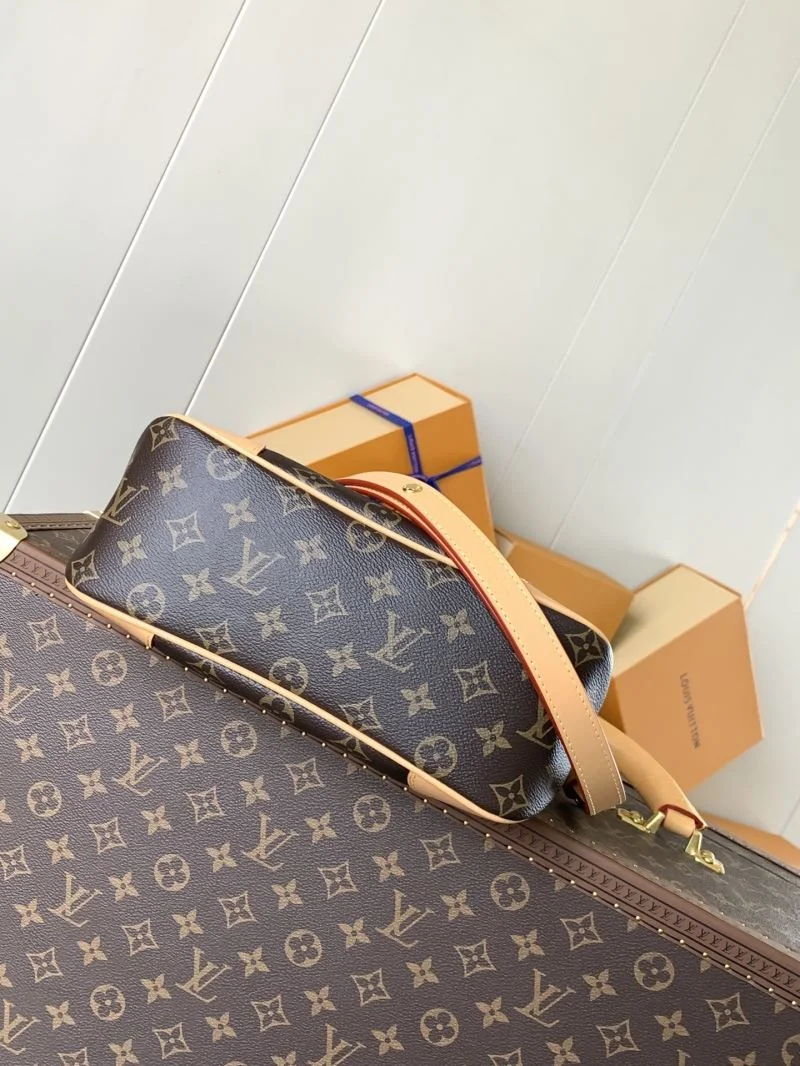 StreetReady Louis Vuitton Hobo Bags 39264
