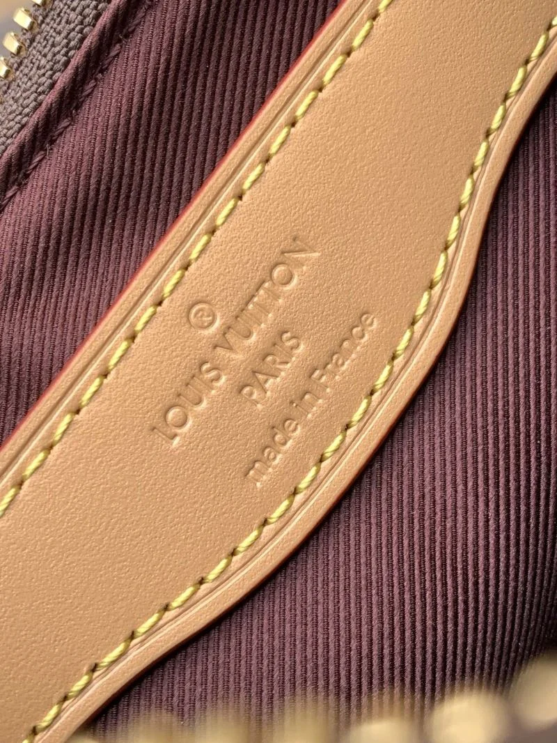 StreetReady Louis Vuitton Hobo Bags 39264