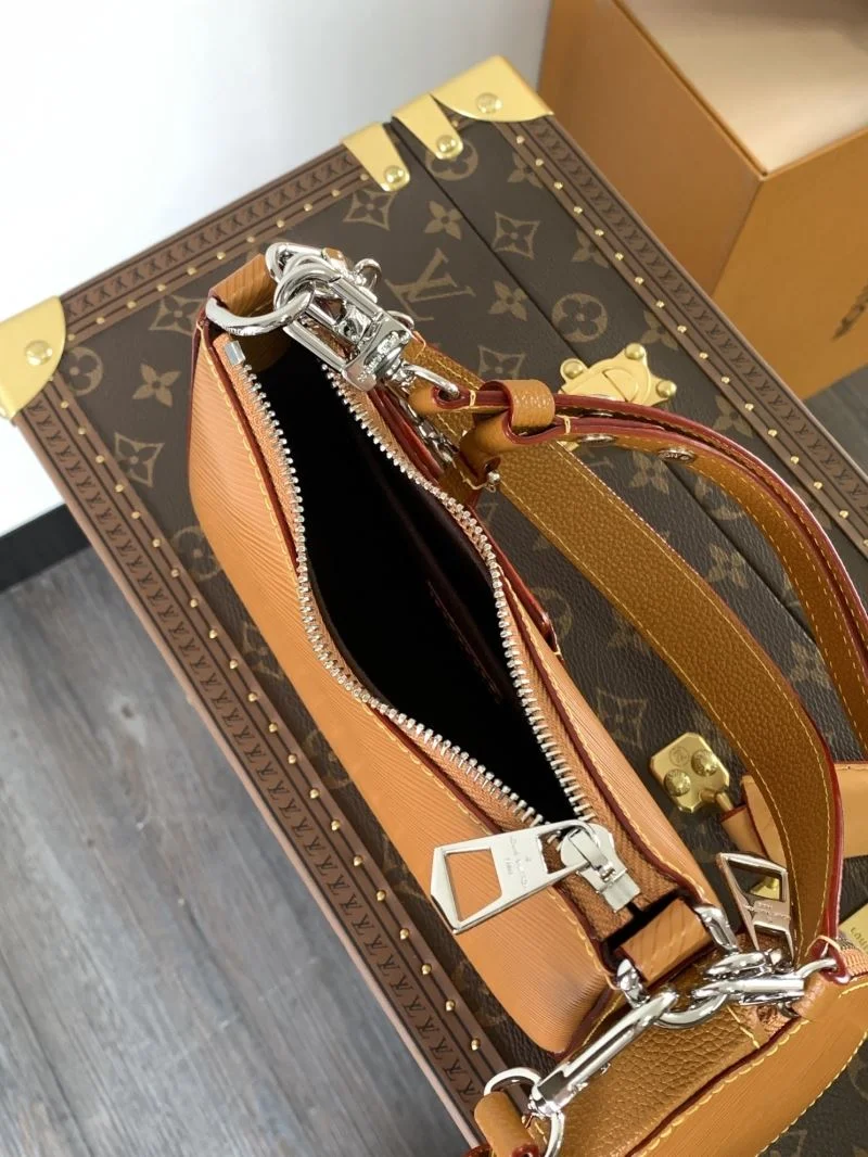 Louis Vuitton Hobo Bags RelaxedFit 39256