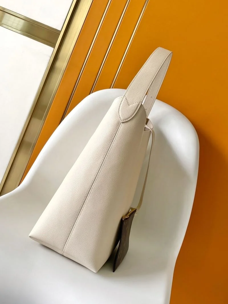 Thermal Louis Vuitton Hobo Bags 39239