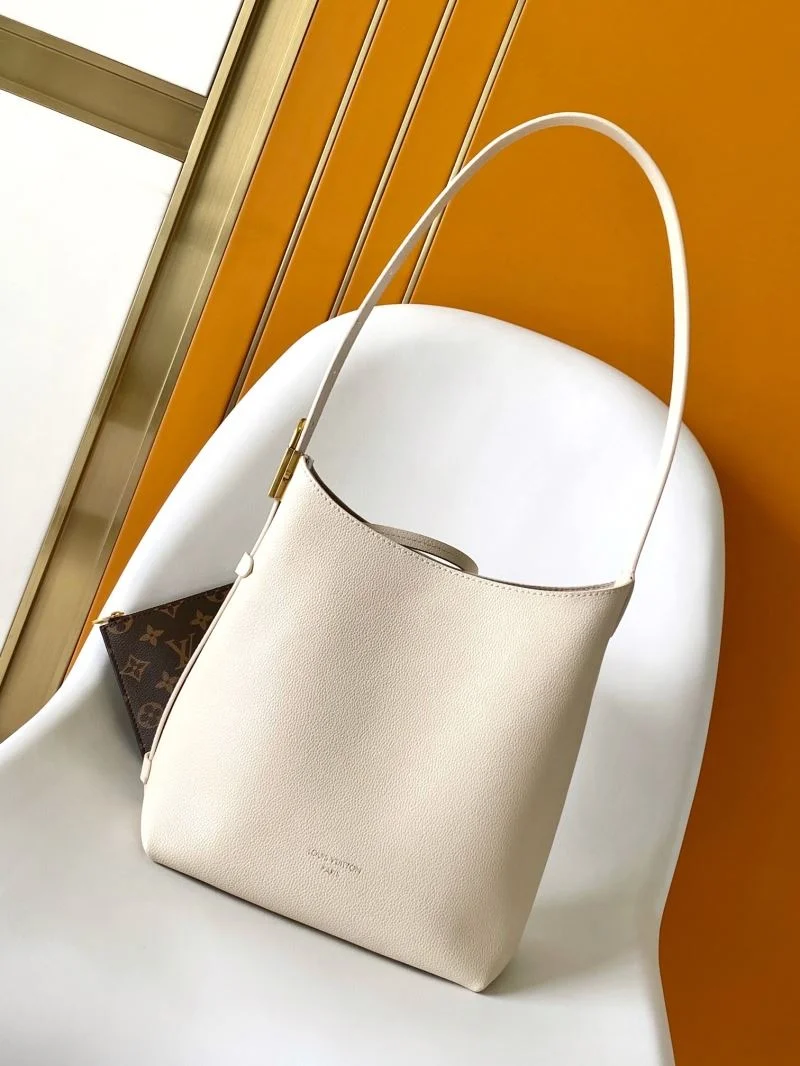 HighPerformance Louis Vuitton Hobo Bags 39233