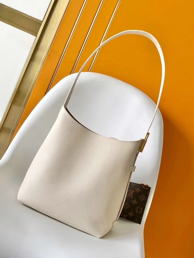 HighPerformance Louis Vuitton Hobo Bags 39233