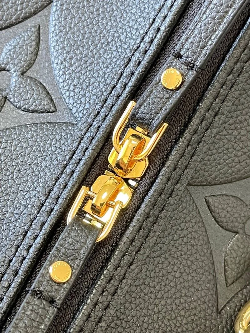 Breathable Louis Vuitton Hobo Bags 39003