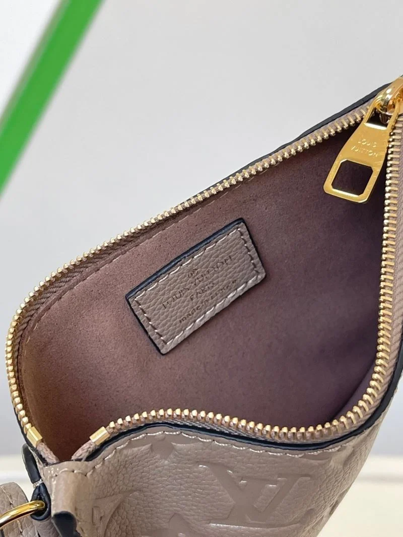 Louis Vuitton Hobo Bags Breathable 39002
