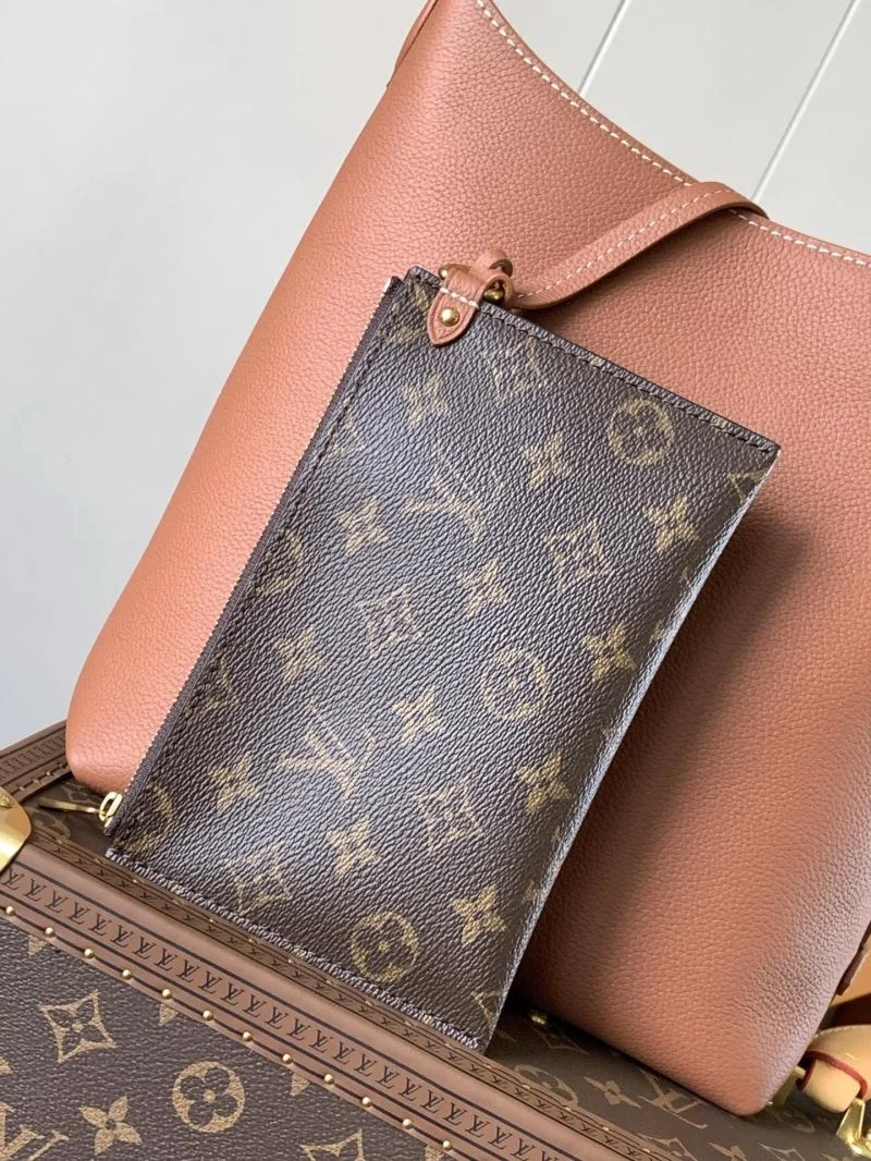 Comfortable Louis Vuitton Hobo Bags 38911