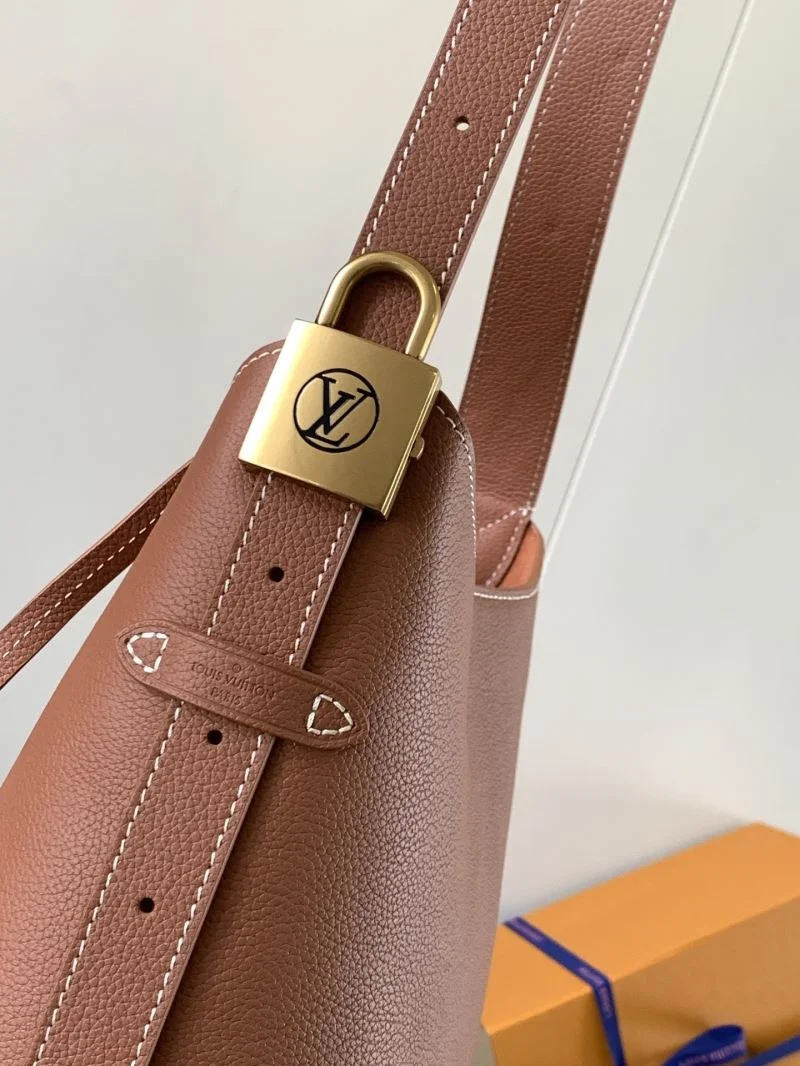 Comfortable Louis Vuitton Hobo Bags 38911