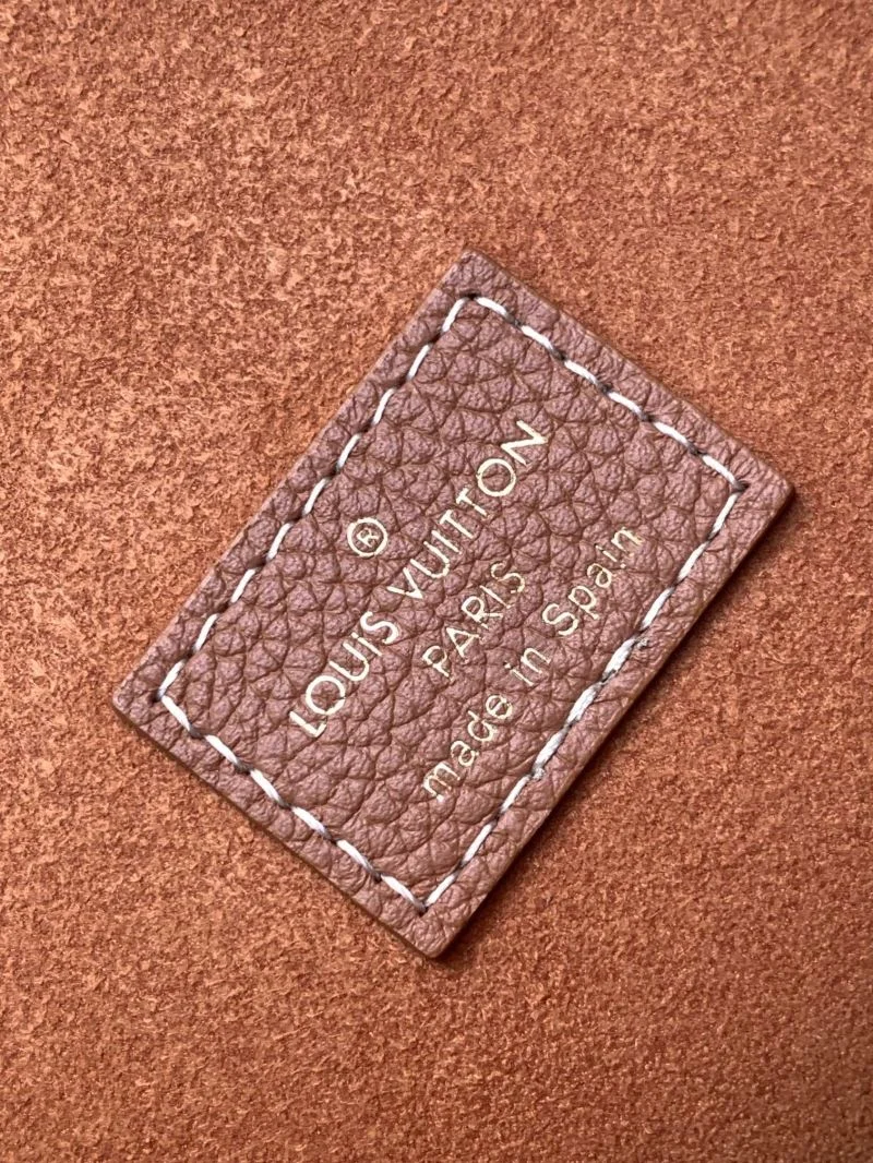 Comfortable Louis Vuitton Hobo Bags 38911