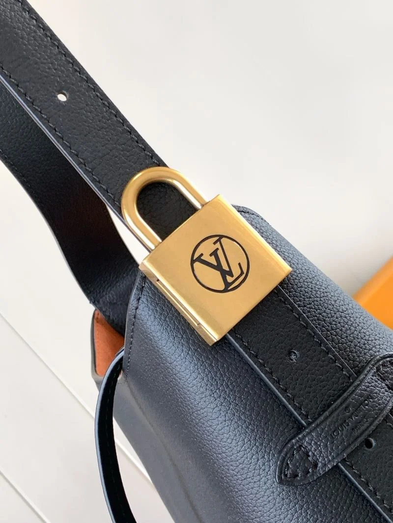 Sustainable Louis Vuitton Hobo Bags 38909