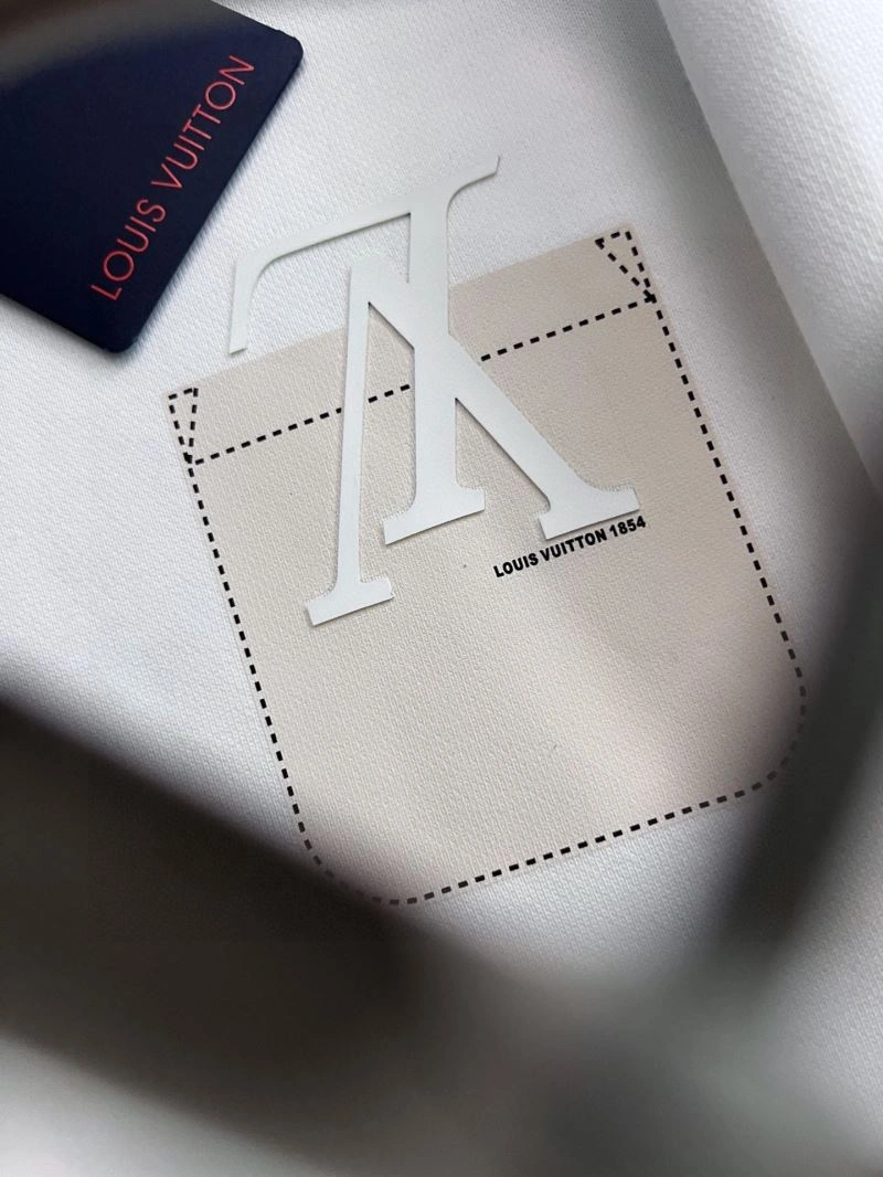 Stretchable Louis Vuitton Hoodies 136075