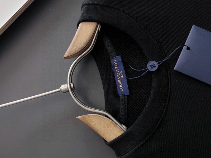 Louis Vuitton Hoodies SmartChoice 136045