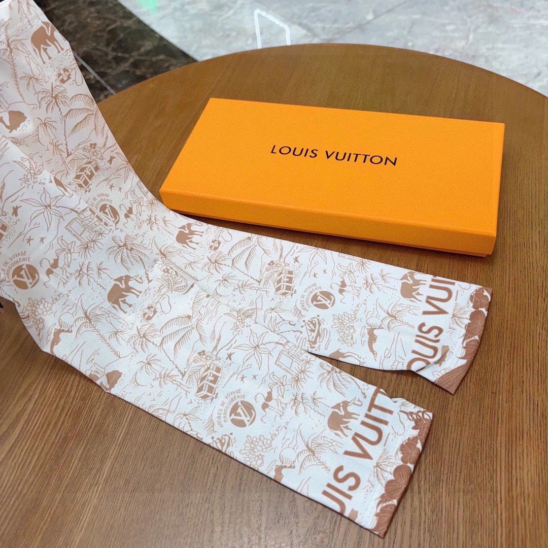 Minimalist Louis Vuitton Ice Silk Sleeves 264957