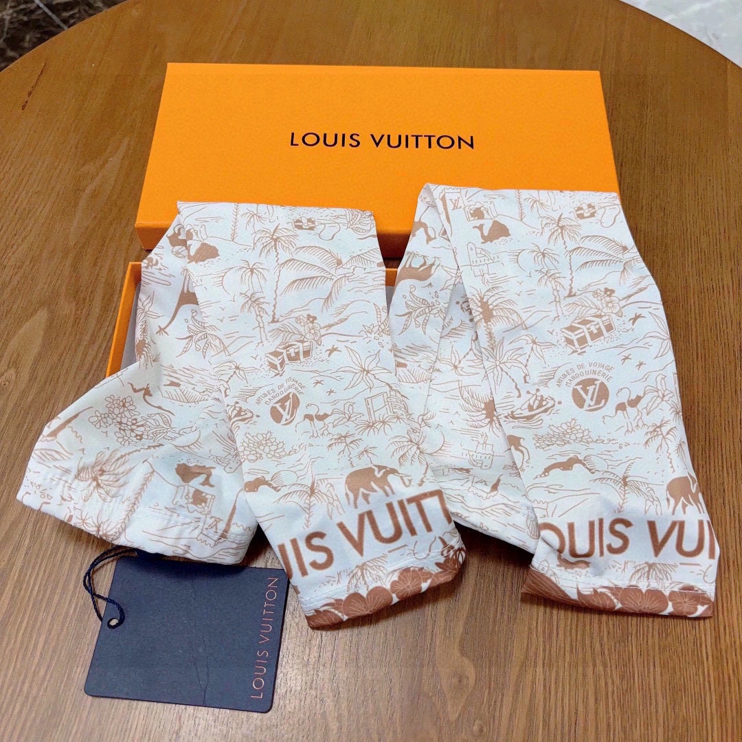 Minimalist Louis Vuitton Ice Silk Sleeves 264957