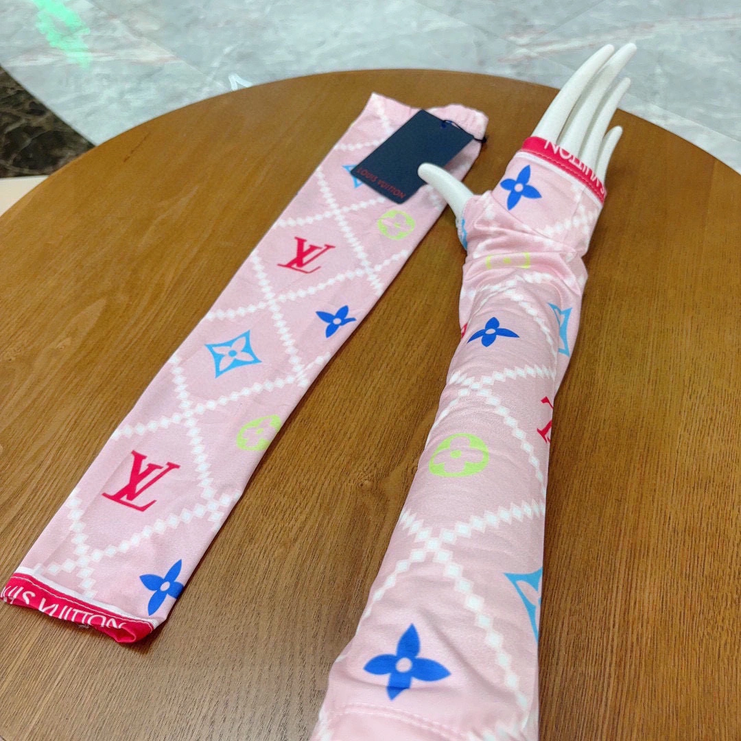 Vibrant Louis Vuitton Ice Silk Sleeves 264935