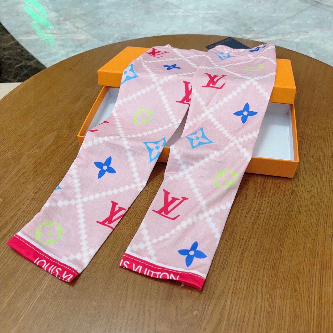 Vibrant Louis Vuitton Ice Silk Sleeves 264935