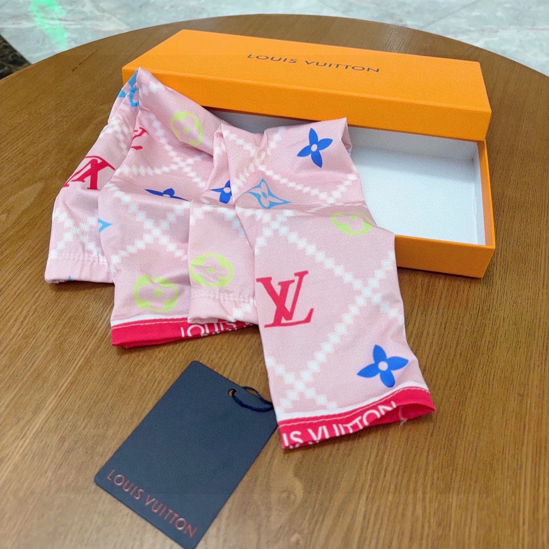 Vibrant Louis Vuitton Ice Silk Sleeves 264935