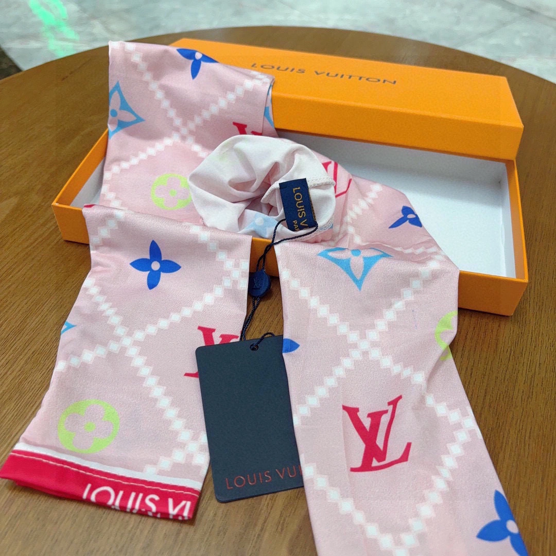 Vibrant Louis Vuitton Ice Silk Sleeves 264935