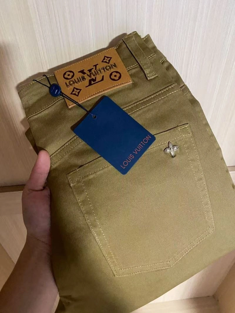Compact Louis Vuitton Jeans 132193