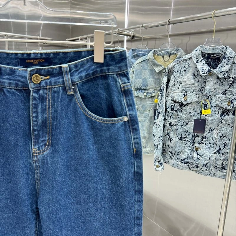 Louis Vuitton Jeans FashionForward 132175
