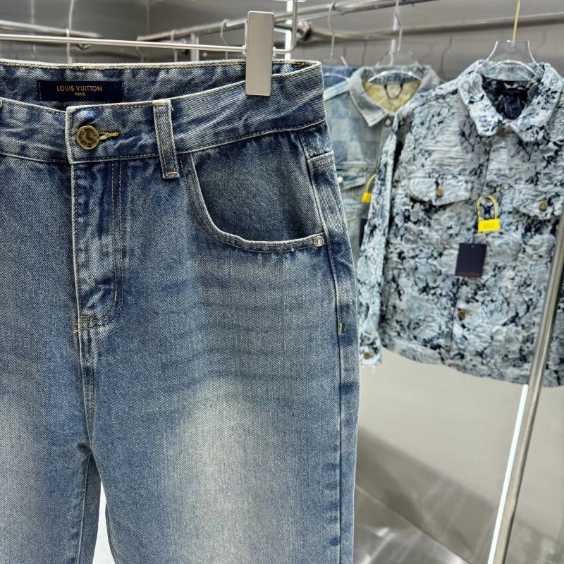 Minimalist Louis Vuitton Jeans 132168