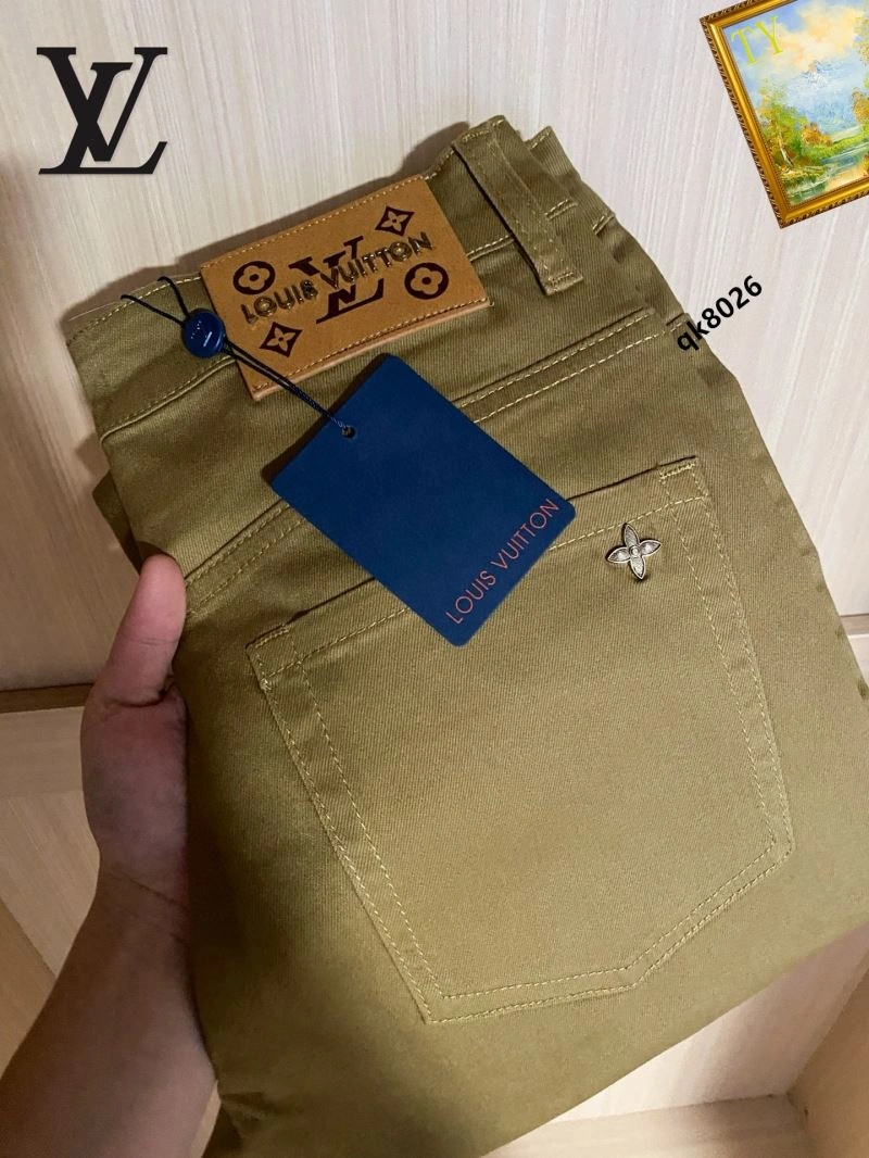 Unisex Louis Vuitton Jeans 132069