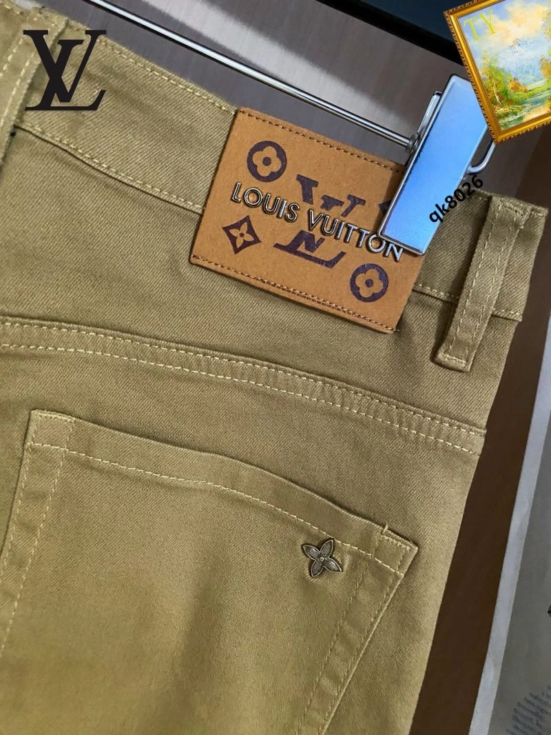 Unisex Louis Vuitton Jeans 132069