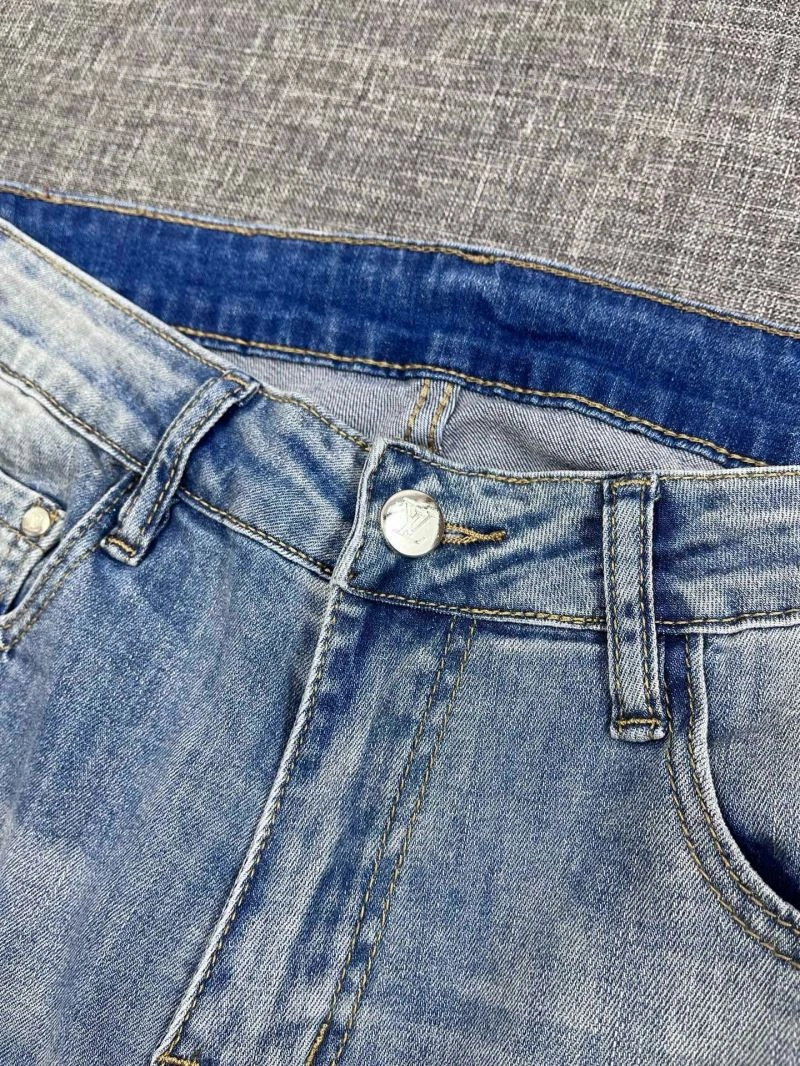 Compact Louis Vuitton Jeans 132059