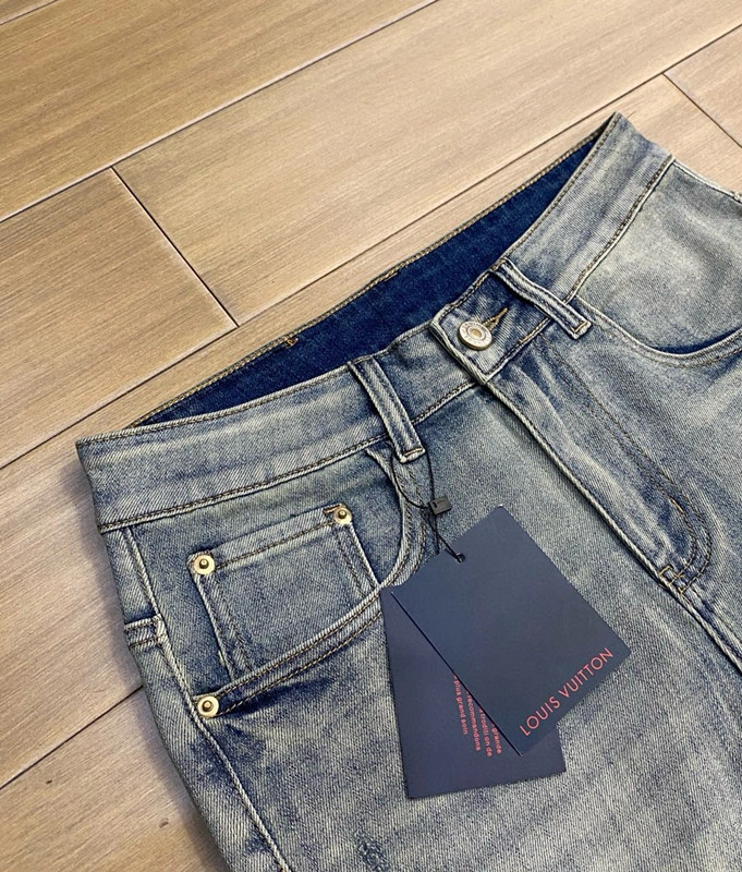 ZipUp Louis Vuitton Jeans 132000