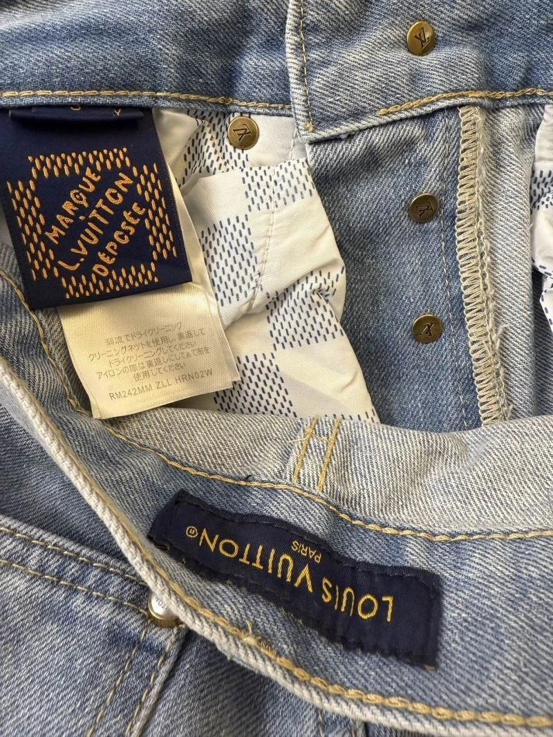 Unisex Louis Vuitton Jeans 138769