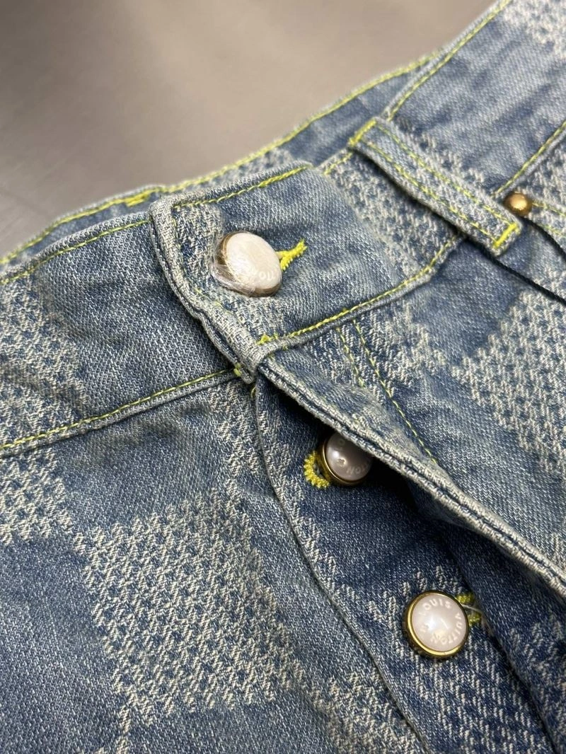 Sleek Louis Vuitton Jeans 138757