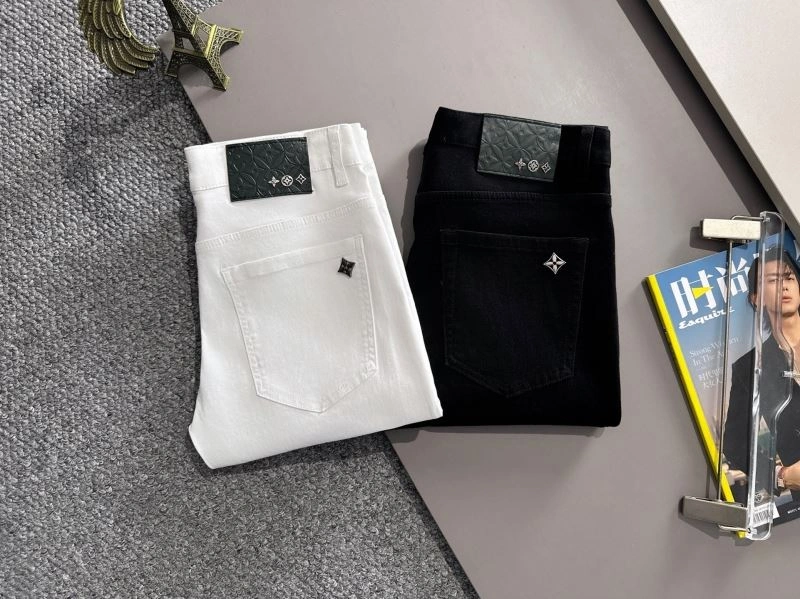 Functional Louis Vuitton Jeans 138714