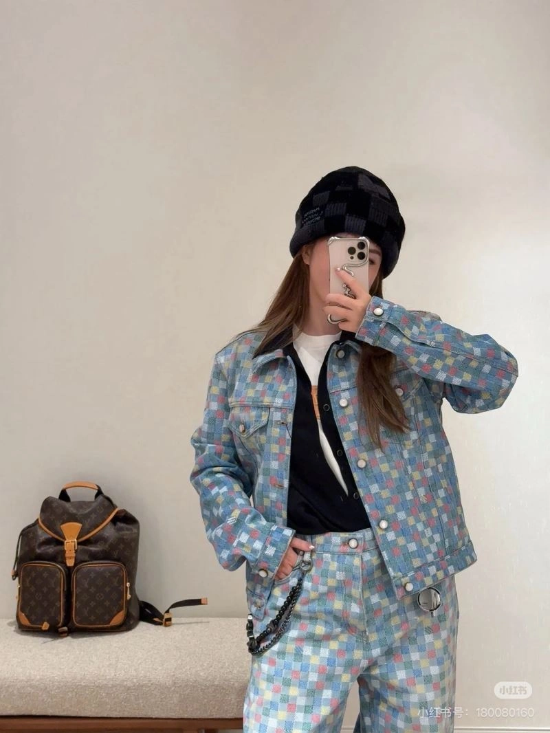 Unisex Louis Vuitton Jeans 138716