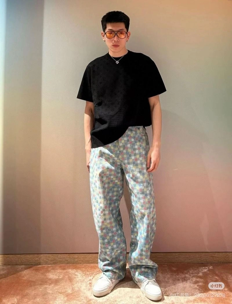 Unisex Louis Vuitton Jeans 138716