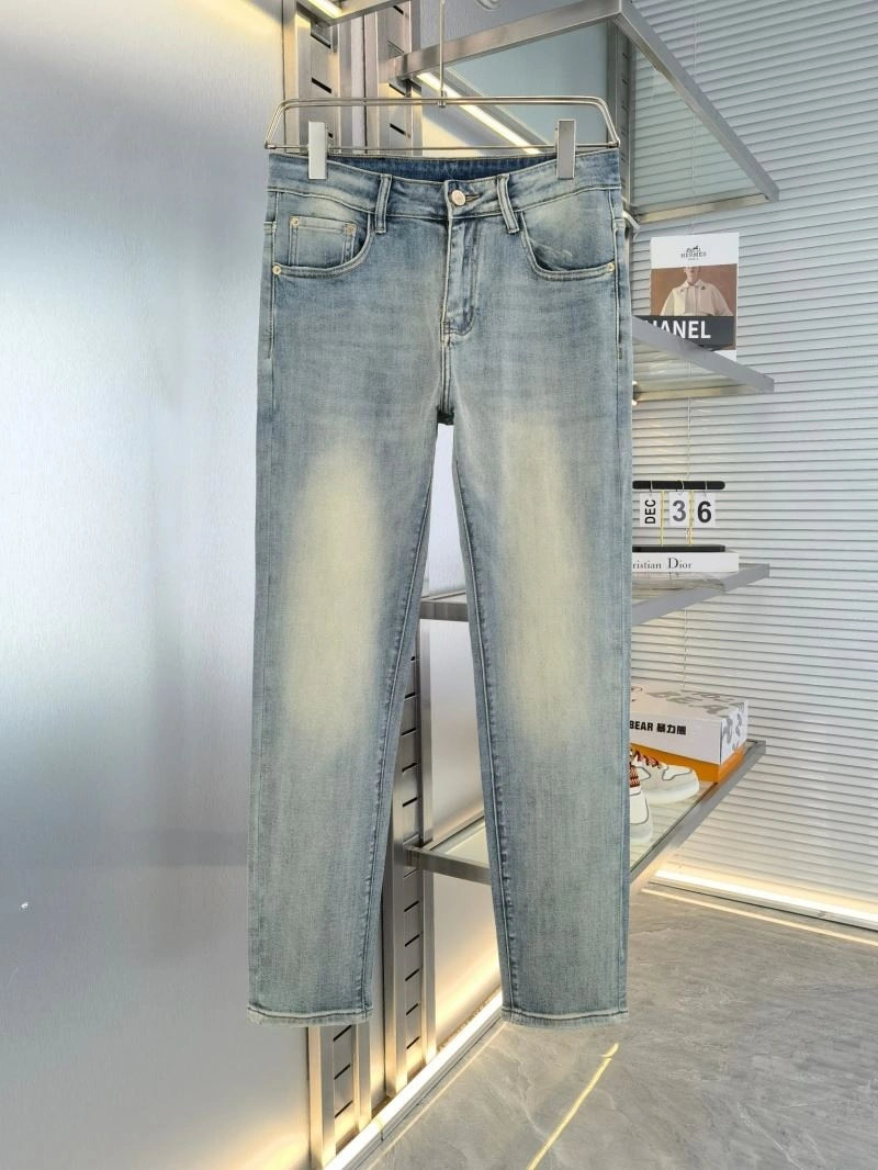 Breathable Louis Vuitton Jeans 137918