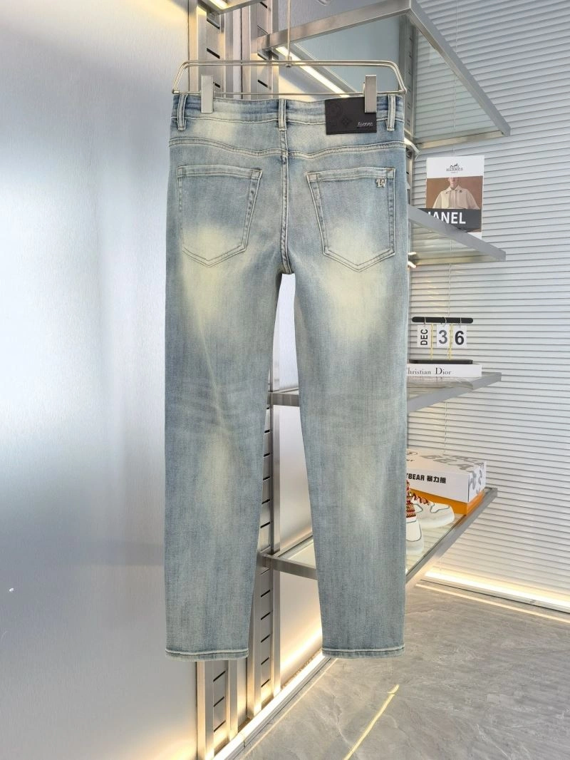Breathable Louis Vuitton Jeans 137918
