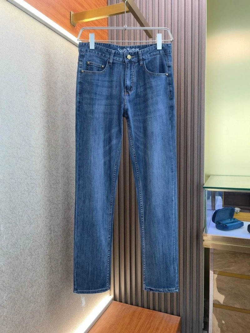 ModernLook Louis Vuitton Jeans 137901