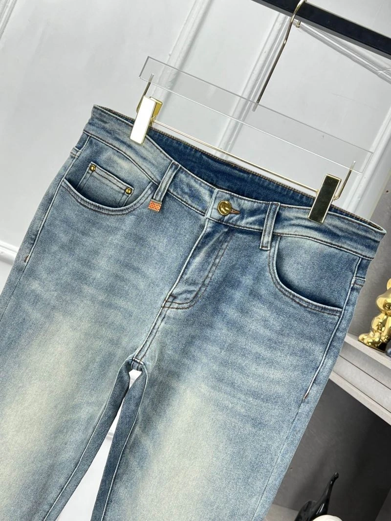 EyeCatching Louis Vuitton Jeans 137878