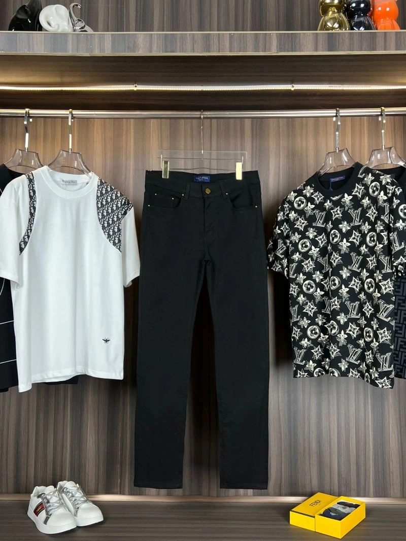 Sleek Louis Vuitton Jeans 137874