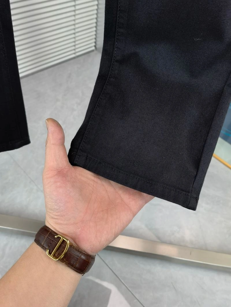 Resilient Louis Vuitton Jeans 136997
